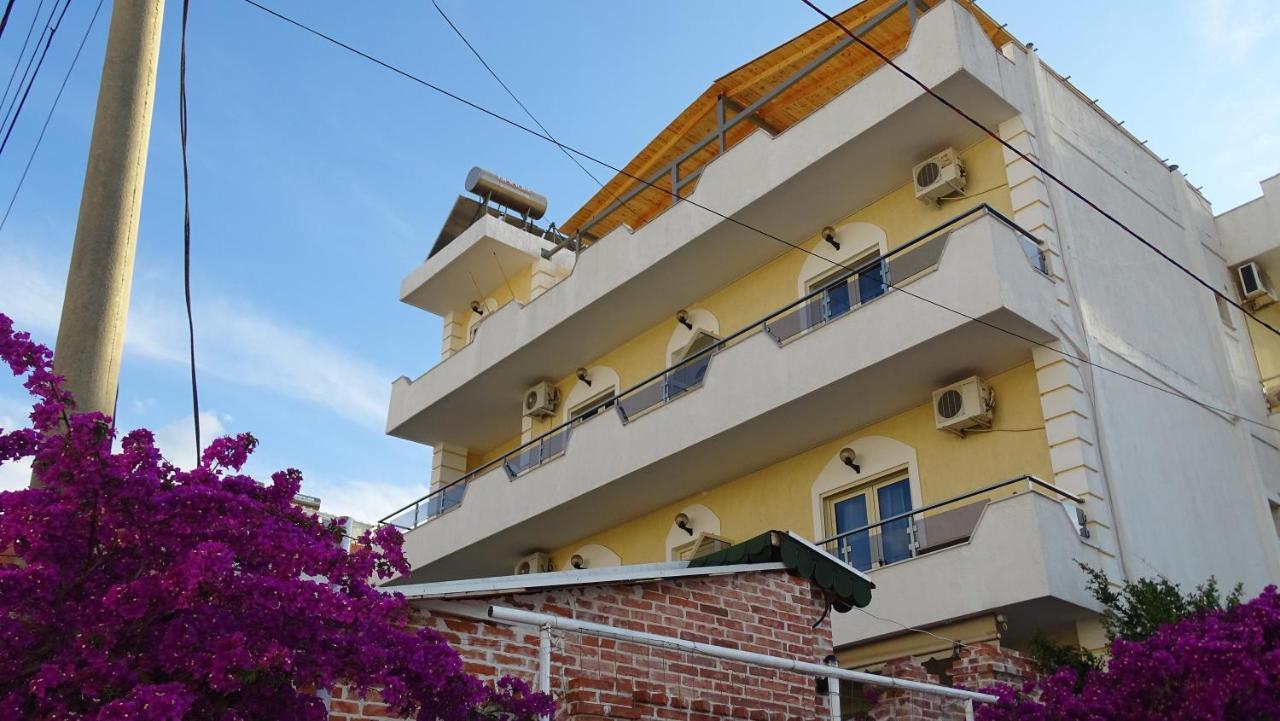 Hotel Arsenal Ксаміл Екстер'єр фото