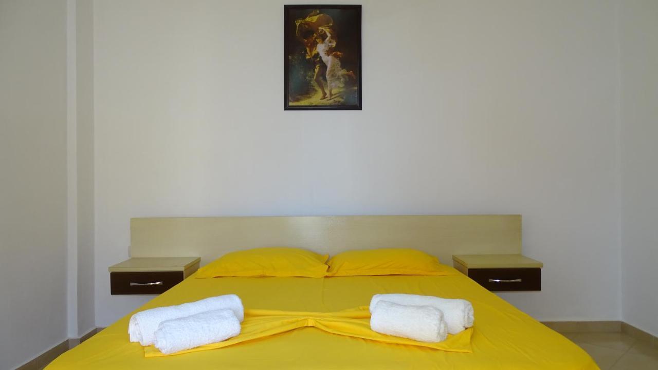 Hotel Arsenal Ксаміл Екстер'єр фото